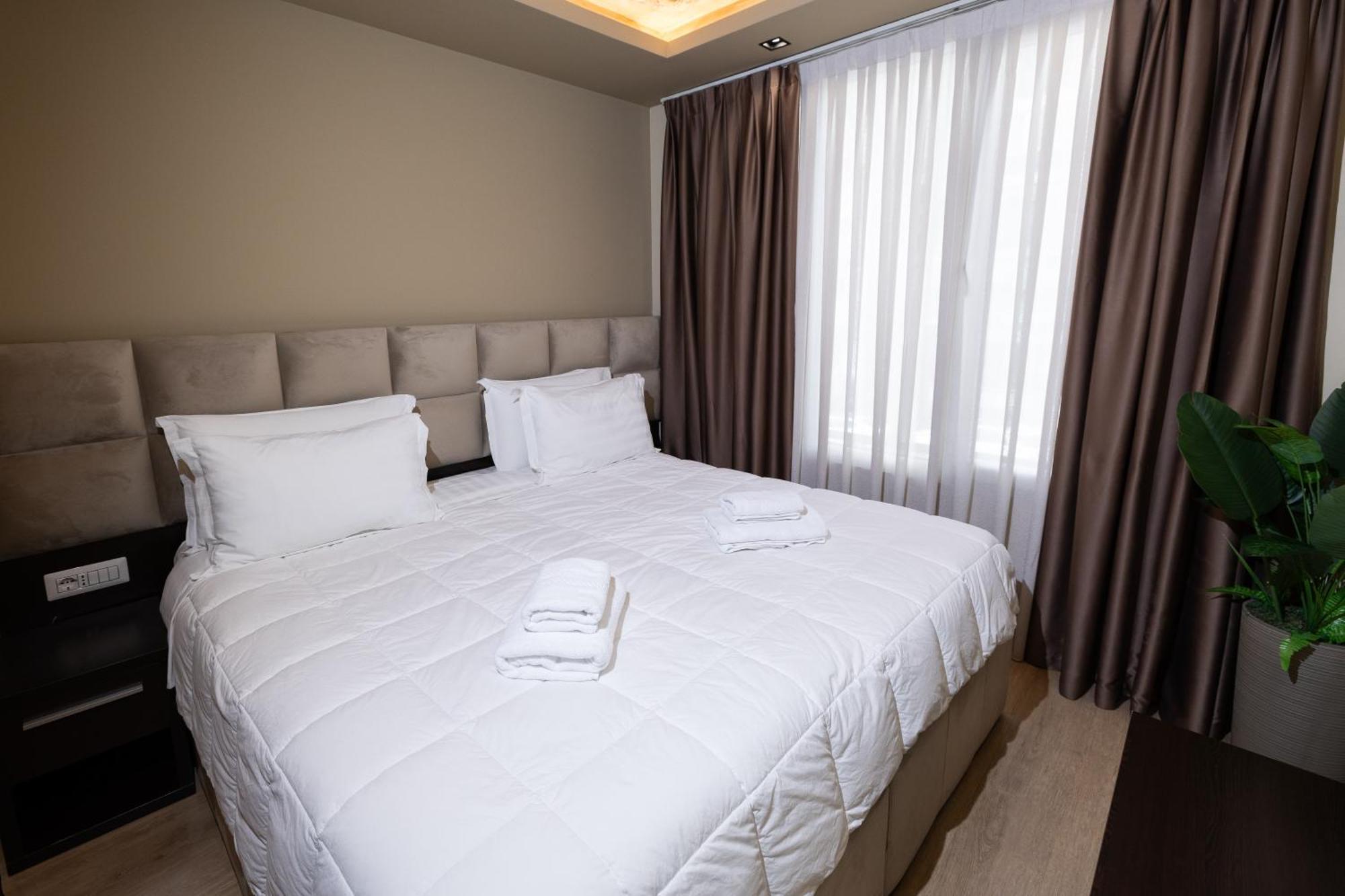 4R Colombo Hotel Tirana Exterior photo